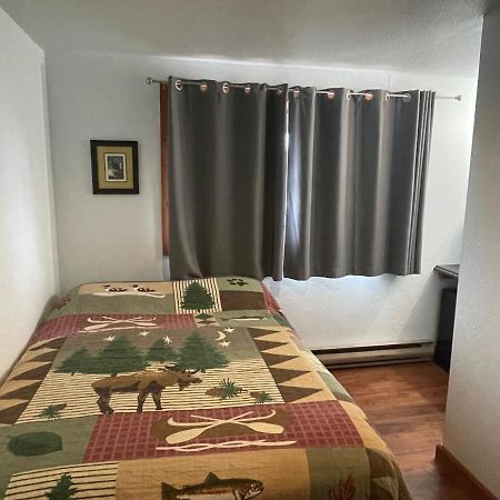 Brown Bear Saloon & Motel Bird Creek Kültér fotó